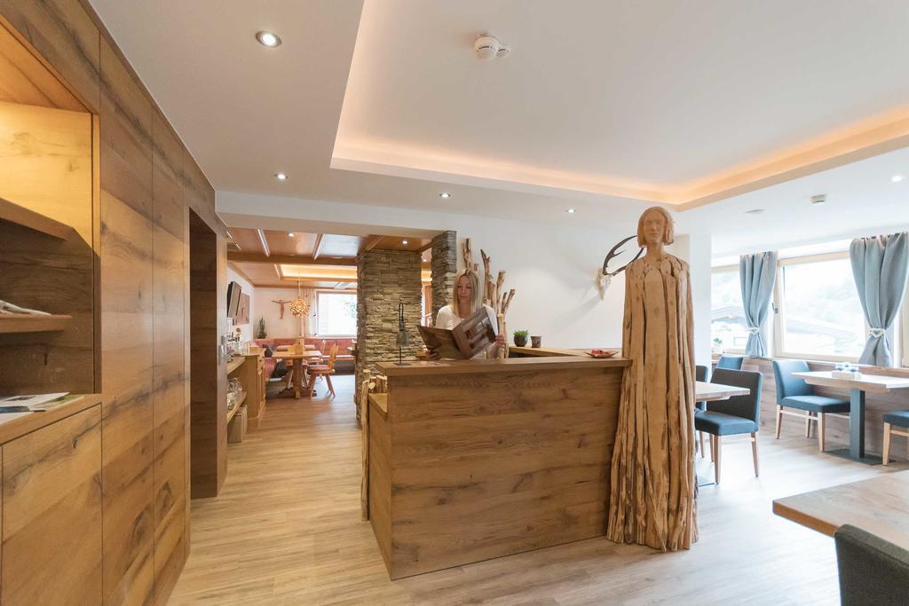 Hotel Atelier Garni Astei Grossarl Esterno foto