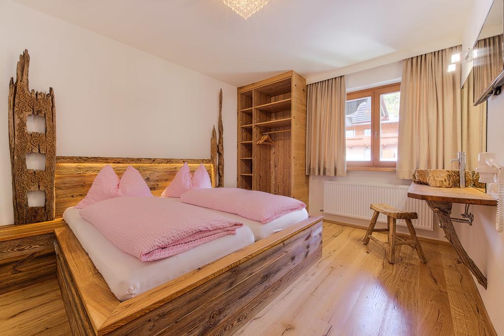 Hotel Atelier Garni Astei Grossarl Esterno foto